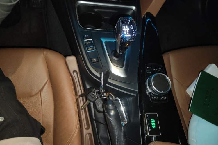 Used BMW 3 Series 2015 328Li Luxury Design Package Gear Lever