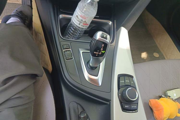 Used BMW 3 Series 2015 316i Active Edition Gear Lever