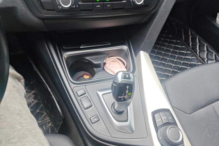 Used BMW 3 Series 2015 316Li Fashion Model Gear Lever