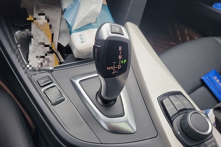Used BMW 3 Series 2015 316i Active Edition Gear Lever