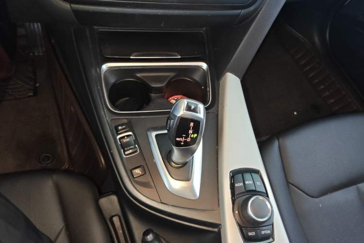 Used BMW 3 Series 2015 320i Fashion Model Gear Lever