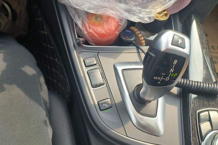 Used BMW 3 Series 2015 320Li Luxury Edition Fashion Model Gear Lever