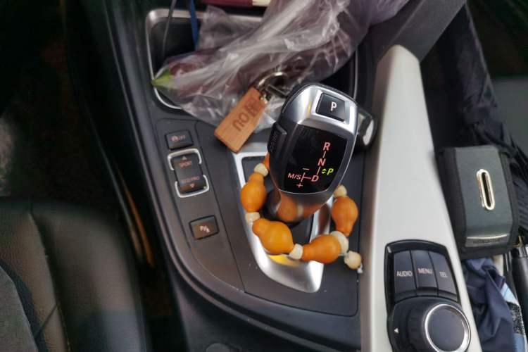 Used BMW 3 Series 2015 320Li Luxury Edition Fashion Model Gear Lever