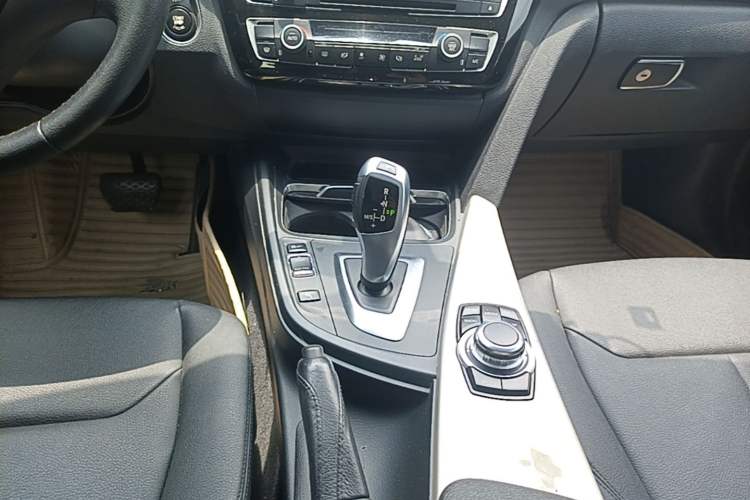 Used BMW 3 Series 2015 320Li Luxury Edition Fashion Model Gear Lever