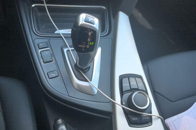 Used BMW 3 Series 2015 316Li Fashion Model Gear Lever
