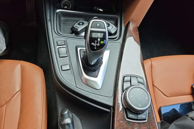 Used BMW 3 Series 2015 320Li Luxury Design Package Premium Edition Gear Lever