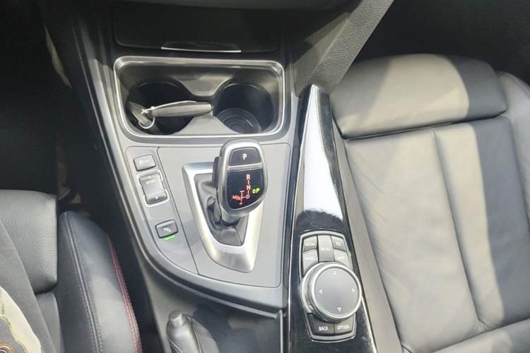 Used BMW 3 Series 2015 328i Sport Design Package Gear Lever