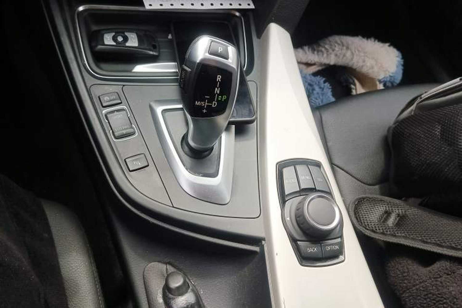 Used BMW 3 Series 2015 320Li Luxury Edition Fashion Model Gear Lever