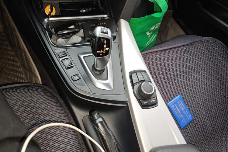 Used BMW 3 Series 2015 320Li Fashion Model Gear Lever