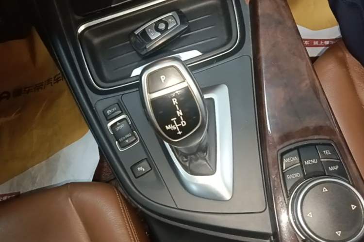 Used BMW 3 Series 2015 320Li Luxury Design Package Premium Edition Gear Lever