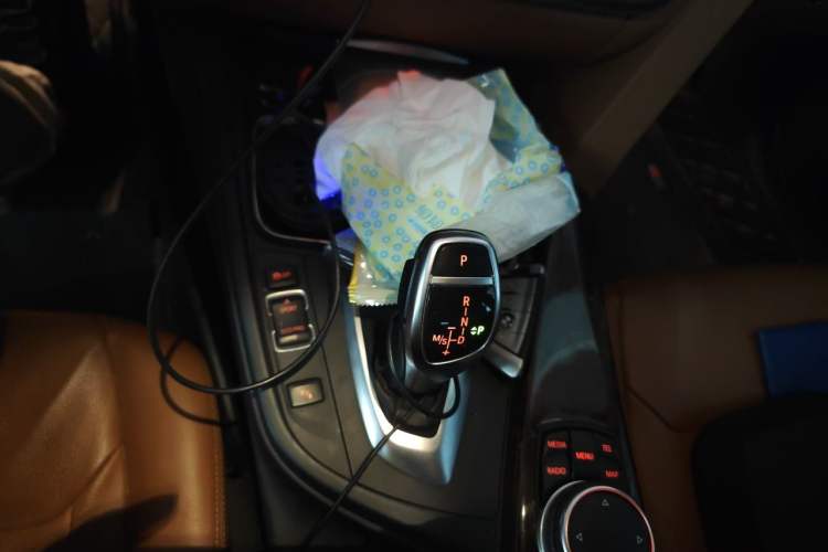 Used BMW 3 Series 2015 320Li Luxury Design Package Premium Edition Gear Lever
