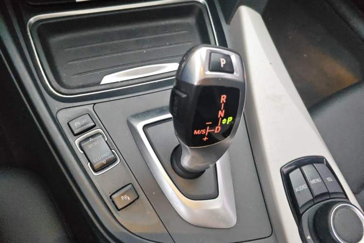 Used BMW 3 Series 2015 320Li Luxury Edition Fashion Model Gear Lever