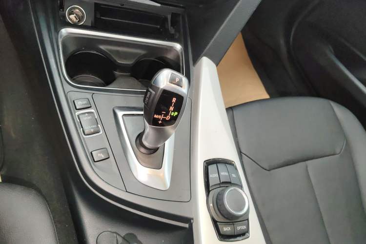 Used BMW 3 Series 2015 320Li Luxury Edition Fashion Model Gear Lever
