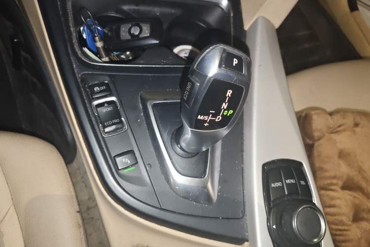 Used BMW 3 Series 2015 320Li Luxury Edition Fashion Model Gear Lever