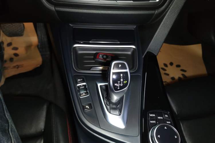 Used BMW 3 Series 2015 328i xDrive Sports Design Package Gear Lever