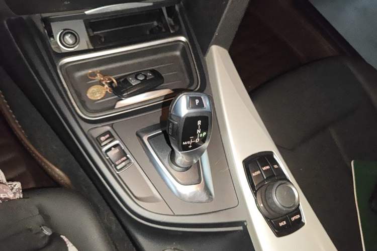 Used BMW 3 Series 2015 316i Active Edition Gear Lever