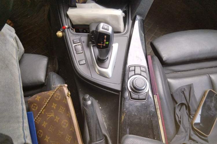 Used BMW 3 Series 2015 320i Sport Design Package Gear Lever