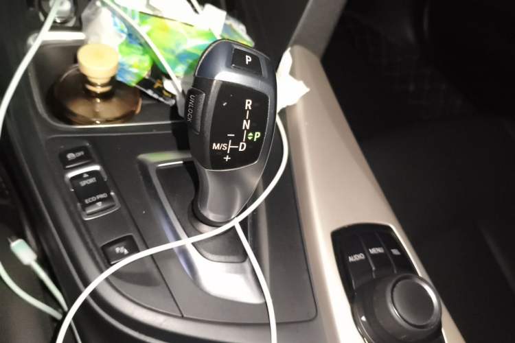 Used BMW 3 Series 2015 316Li Fashion Model Gear Lever