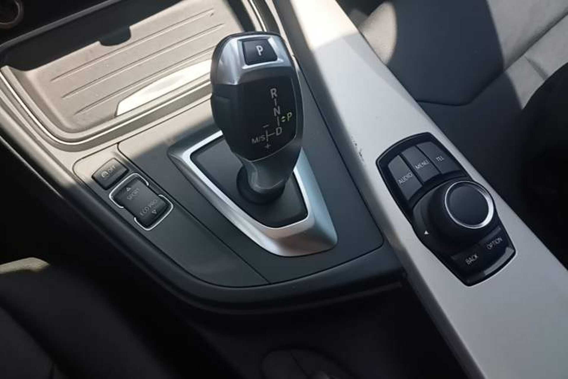 Used BMW 3 Series 2015 316i Active Edition Gear Lever