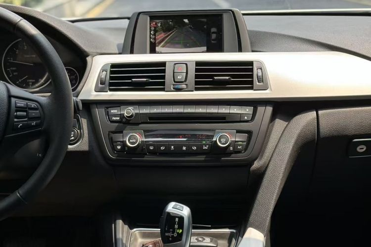 Used BMW 3 Series 2015 320Li Luxury Edition Fashion Model Gear Lever