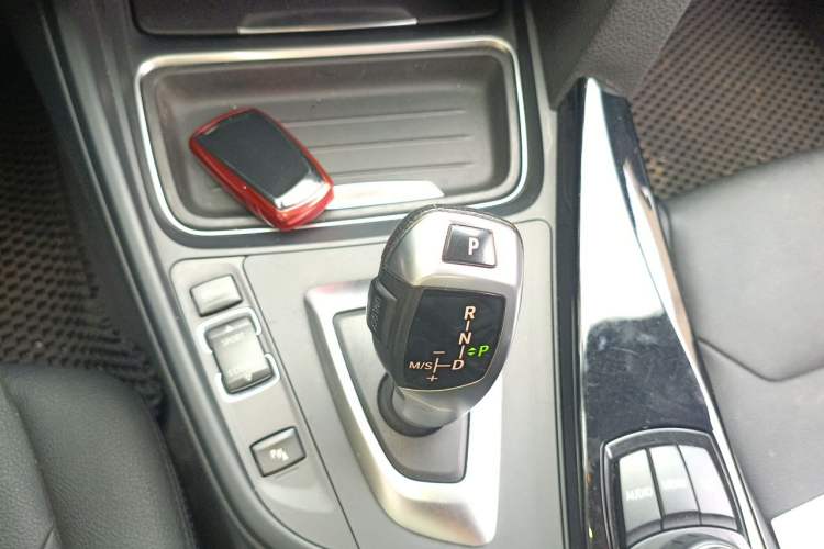 Used BMW 3 Series 2015 320i Fashion Model Gear Lever