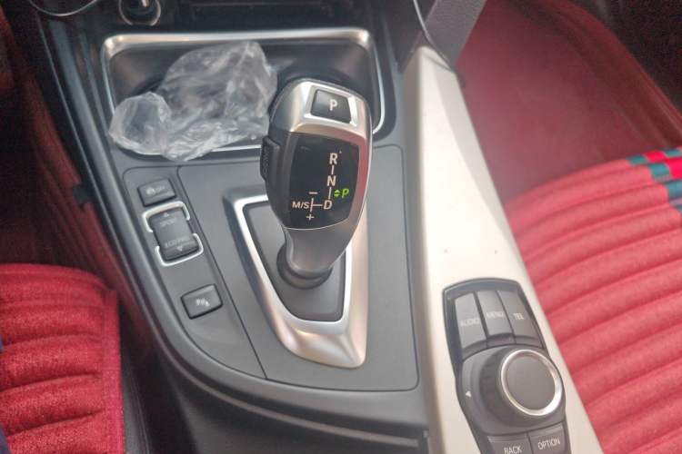 Used BMW 3 Series 2015 320Li Fashion Model Gear Lever