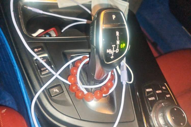 Used BMW 3 Series 2015 320i Luxury Edition Sports Design Package Gear Lever