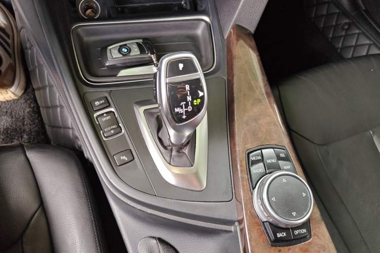 Used BMW 3 Series 2015 320Li Luxury Design Package Gear Lever