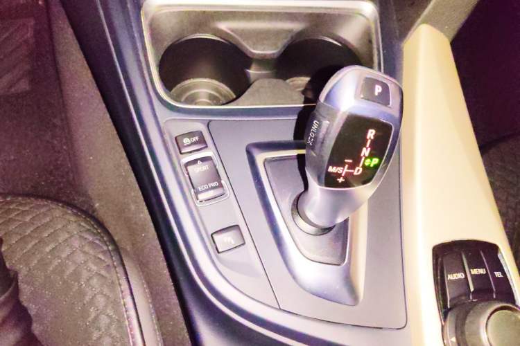 Used BMW 3 Series 2015 320Li Luxury Edition Fashion Model Gear Lever