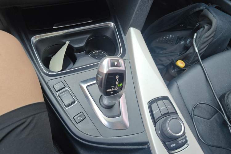 Used BMW 3 Series 2015 316Li Fashion Model Gear Lever
