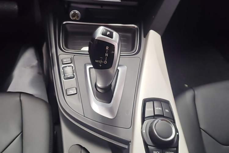Used BMW 3 Series 2015 316Li Fashion Model Gear Lever