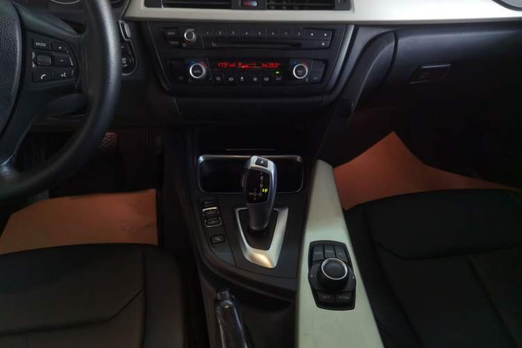 Used BMW 3 Series 2015 320Li Luxury Edition Fashion Model Gear Lever