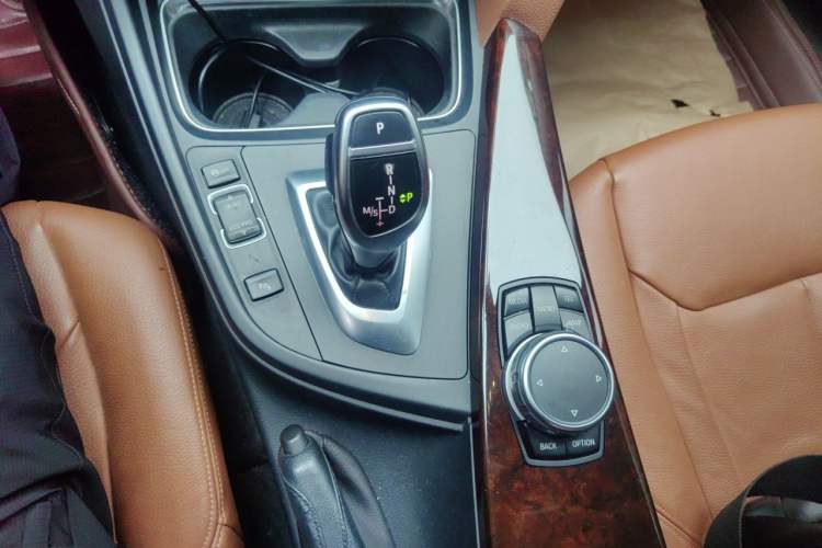 Used BMW 3 Series 2015 320Li Luxury Design Package Premium Edition Gear Lever