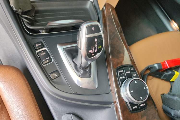 Used BMW 3 Series 2015 320Li Luxury Design Package Premium Edition Gear Lever