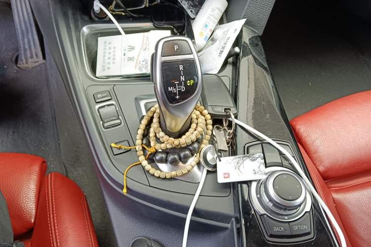 Used BMW 3 Series 2015 320i Luxury Edition Sports Design Package Gear Lever