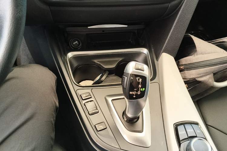 Used BMW 3 Series 2015 320Li Luxury Edition Fashion Model Gear Lever