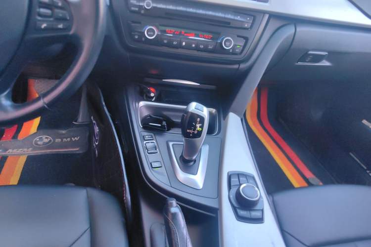 Used BMW 3 Series 2015 320Li Fashion Model Gear Lever