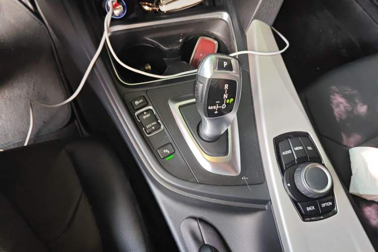 Used BMW 3 Series 2015 320Li Luxury Edition Fashion Model Gear Lever