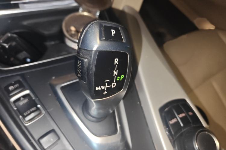 Used BMW 3 Series 2015 316Li Fashion Model Gear Lever