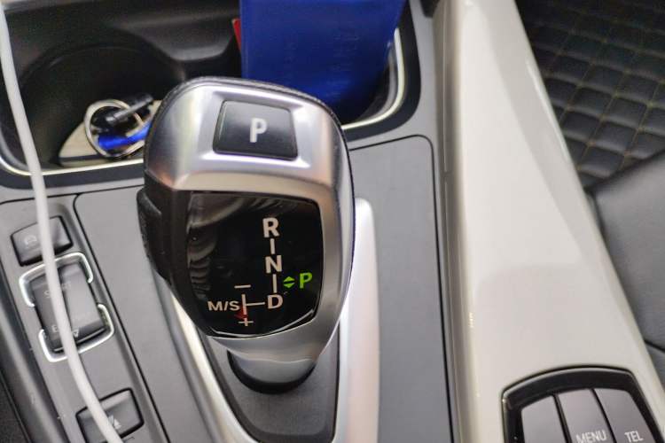 Used BMW 3 Series 2015 320Li Luxury Edition Fashion Model Gear Lever
