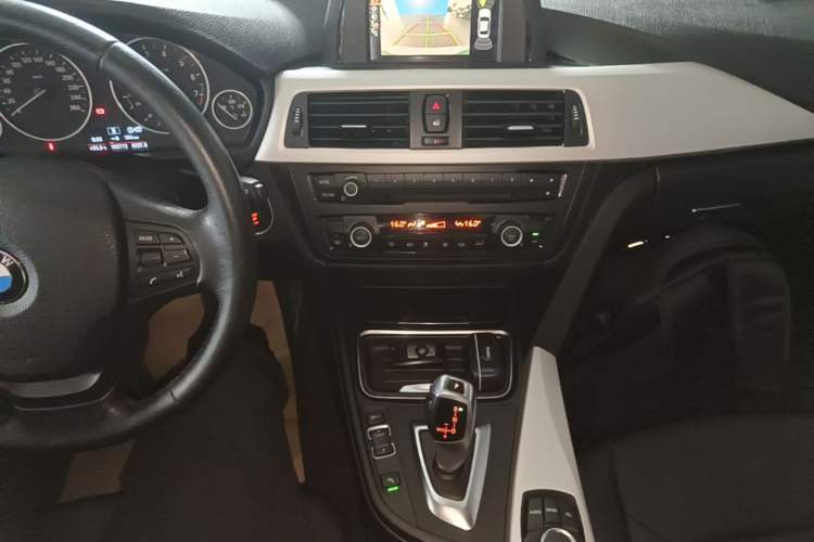Used BMW 3 Series 2015 320Li Luxury Edition Fashion Model Gear Lever