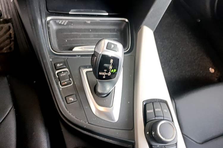 Used BMW 3 Series 2015 320Li Luxury Edition Fashion Model Gear Lever