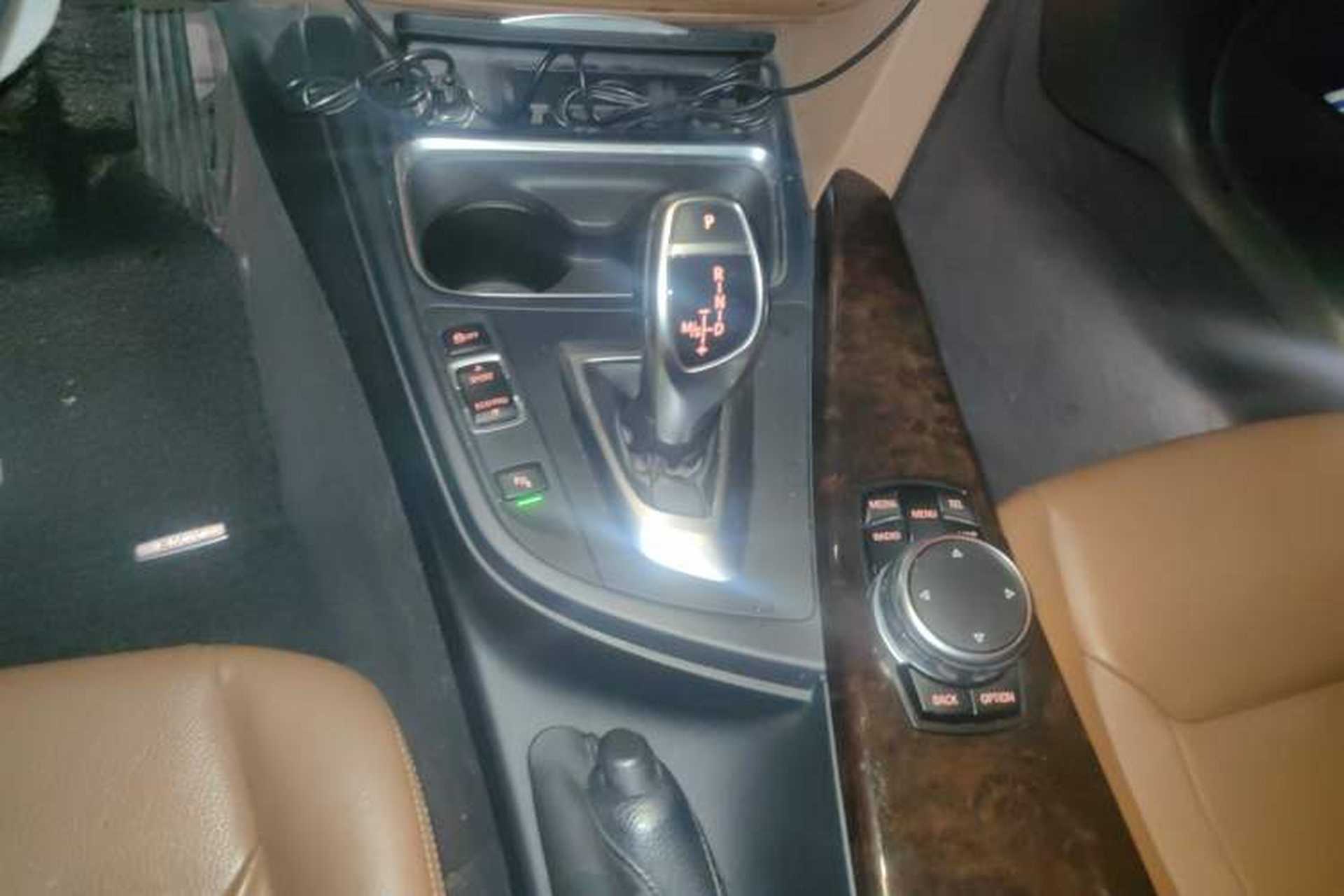 Used BMW 3 Series 2015 320Li Luxury Design Package Premium Edition Gear Lever