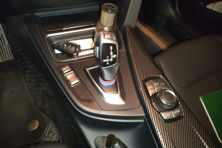 Used BMW 3 Series 2015 316i Active Edition Gear Lever