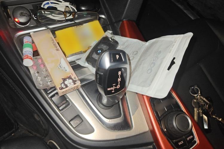 Used BMW 3 Series 2015 320Li Luxury Edition Fashion Model Gear Lever