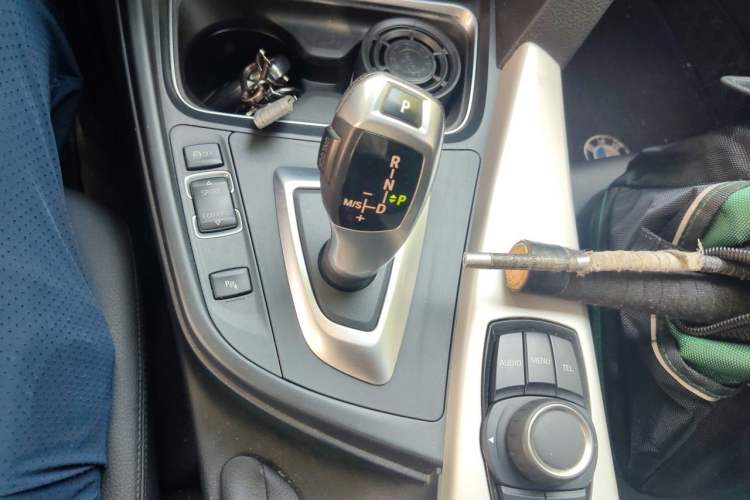 Used BMW 3 Series 2015 320Li Fashion Model Gear Lever