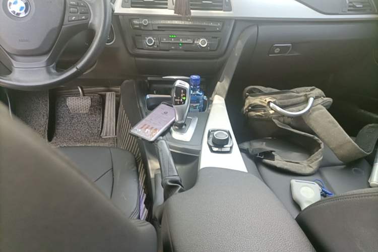 Used BMW 3 Series 2015 316i Active Edition Gear Lever