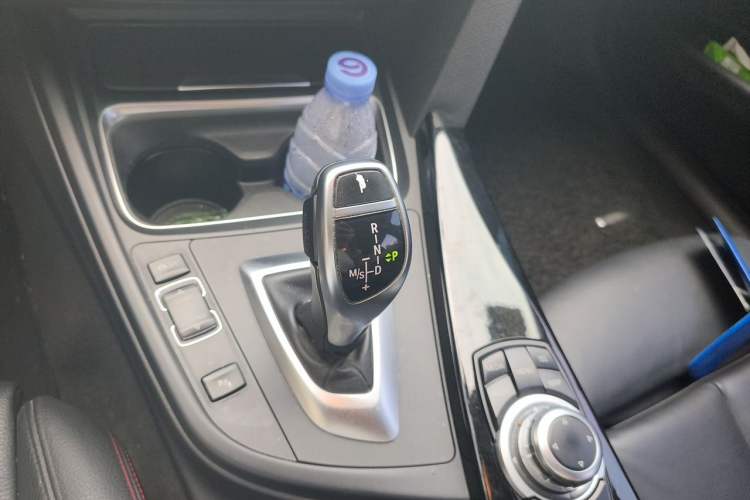 Used BMW 3 Series 2015 320i Sport Design Package Gear Lever