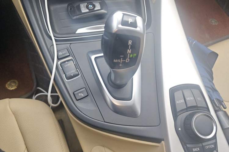 Used BMW 3 Series 2015 320Li Fashion Model Gear Lever