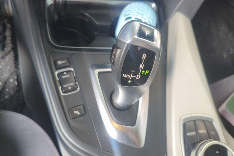 Used BMW 3 Series 2015 320Li Luxury Edition Fashion Model Gear Lever